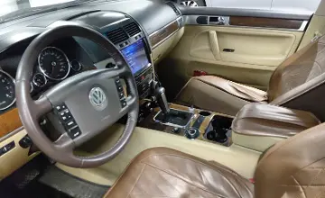 Volkswagen Touareg 2007 года за 5 990 000 тг. в Астана фото 5