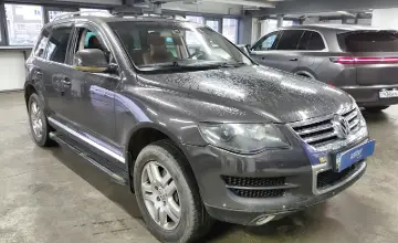 Volkswagen Touareg 2007 года за 5 990 000 тг. в Астана фото 2