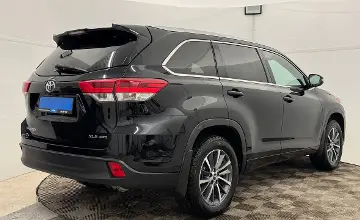 Toyota Highlander 2018 года за 13 700 000 тг. в Актобе