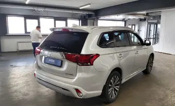 Mitsubishi Outlander 2022 года за 10 590 000 тг. в Астана фото 3