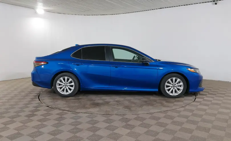 Toyota Camry 2019 года за 9 700 000 тг. в Шымкент фото 4