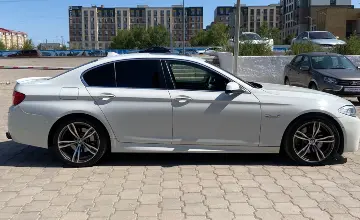 BMW 5 серии 2013 года за 11 590 000 тг. в Караганда фото 4