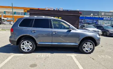 Volkswagen Touareg 2004 года за 2 690 000 тг. в Талдыкорган фото 4