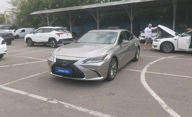 Lexus ES 2021 года за 16 000 000 тг. в Алматы