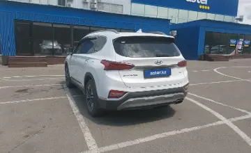 Hyundai Santa Fe 2019 года за 12 500 000 тг. в Алматы фото 4