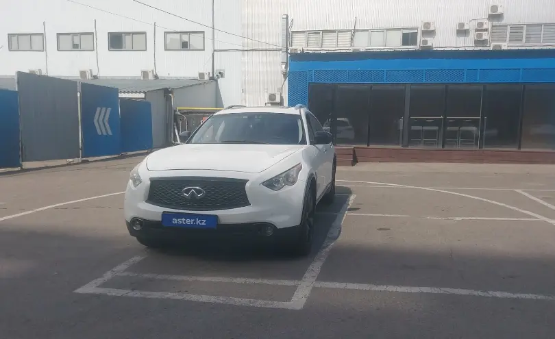 Infiniti QX70 2014 года за 8 000 000 тг. в Алматы