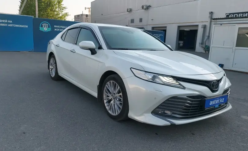 Toyota Camry 2020 года за 14 000 000 тг. в Шымкент фото 2