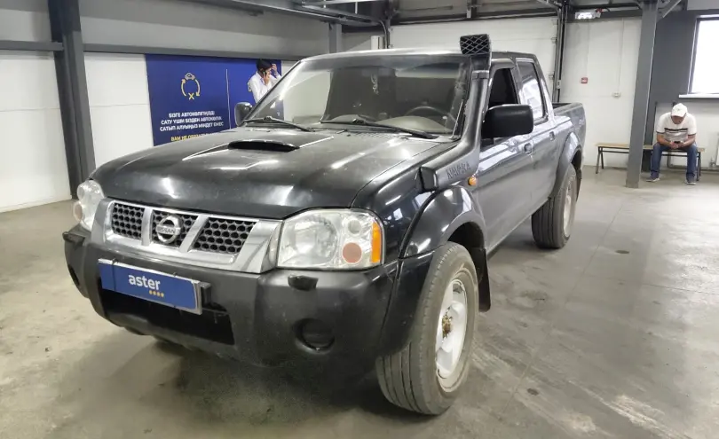 Nissan NP300 2011 года за 5 000 000 тг. в Астана