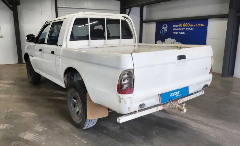 Mitsubishi L200 2006 года за 3 000 000 тг. в Астана фото 4