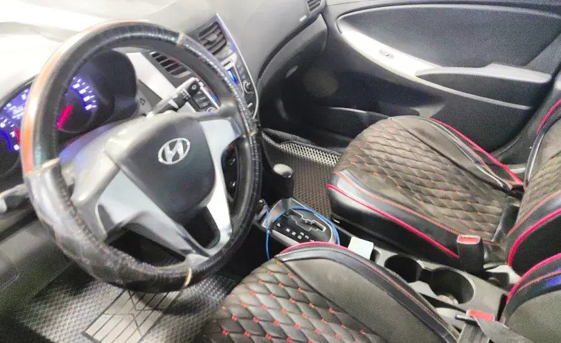 Hyundai Solaris 2012 года за 3 200 000 тг. в Астана фото 5