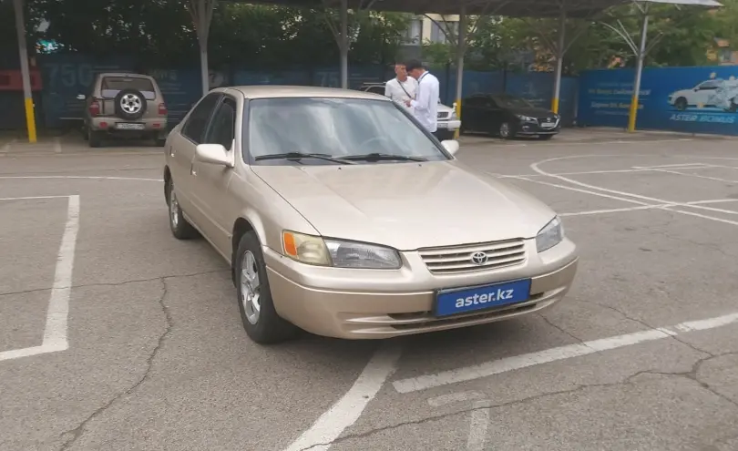Toyota Camry 1998 года за 2 500 000 тг. в Алматы фото 2