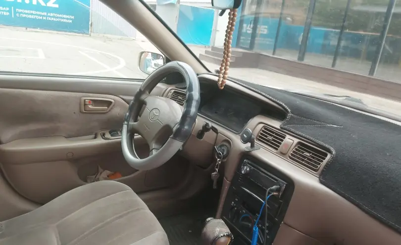Toyota Camry 1998 года за 2 500 000 тг. в Алматы фото 5