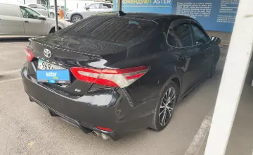 Toyota Camry 2019 года за 8 200 000 тг. в Алматы