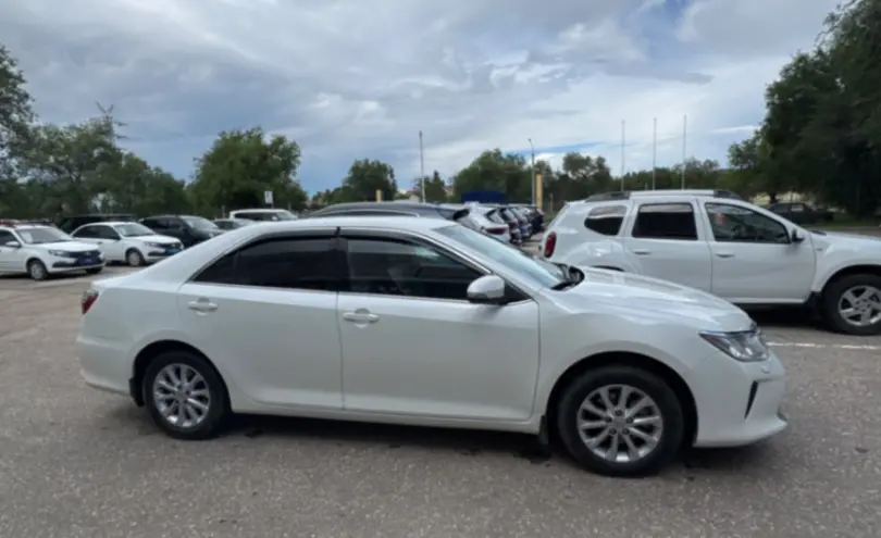 Toyota Camry 2015 года за 10 500 000 тг. в Актобе фото 4