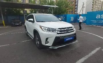 Toyota Highlander 2018 года за 15 000 000 тг. в Алматы фото 2