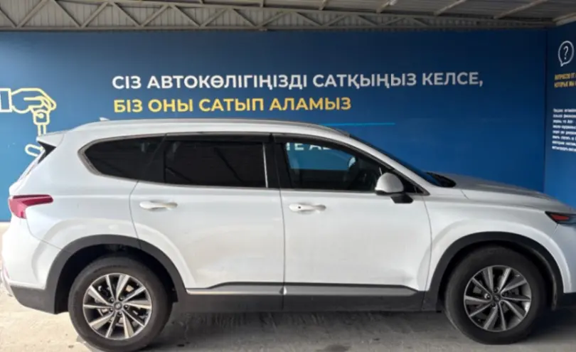 Hyundai Santa Fe 2018 года за 9 900 000 тг. в Алматы фото 4