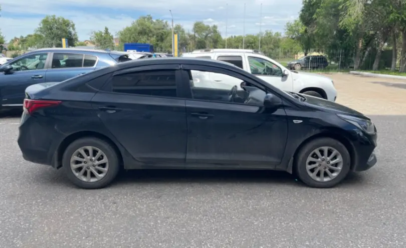 Hyundai Accent 2018 года за 6 500 000 тг. в Актобе фото 4