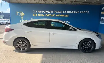Hyundai Elantra 2020 года за 7 000 000 тг. в Алматы фото 4