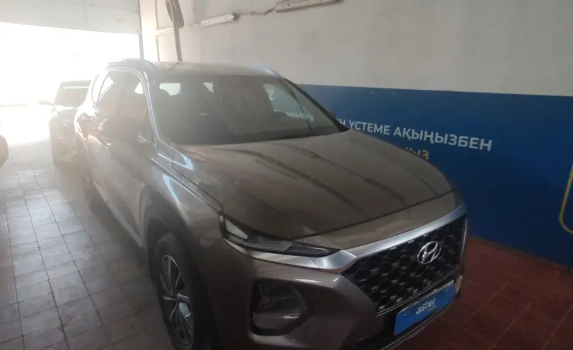 Hyundai Santa Fe 2019 года за 10 700 000 тг. в Астана фото 3