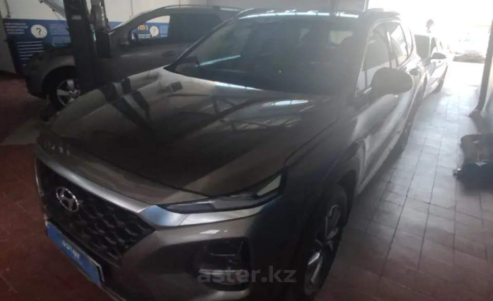 Hyundai Santa Fe 2019 года за 10 700 000 тг. в Астана