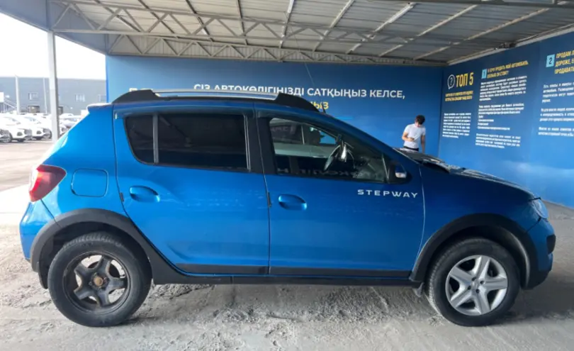 Renault Sandero 2015 года за 4 000 000 тг. в Алматы фото 4