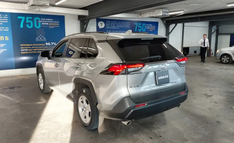 Toyota RAV4 2021 года за 15 000 000 тг. в Астана фото 4