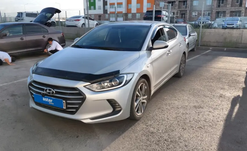 Hyundai Elantra 2018 года за 7 300 000 тг. в Астана