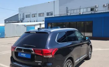 Mitsubishi Outlander 2017 года за 10 600 000 тг. в Алматы фото 3