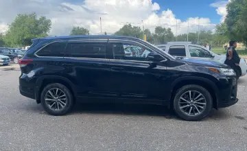 Toyota Highlander 2019 года за 15 500 000 тг. в Актобе фото 4