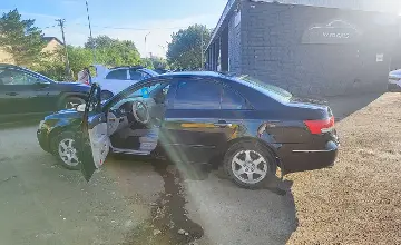 Hyundai Sonata 2005 года за 3 700 000 тг. в Астана фото 4