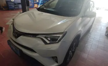 Toyota RAV4 2016 года за 10 000 000 тг. в Астана фото 1