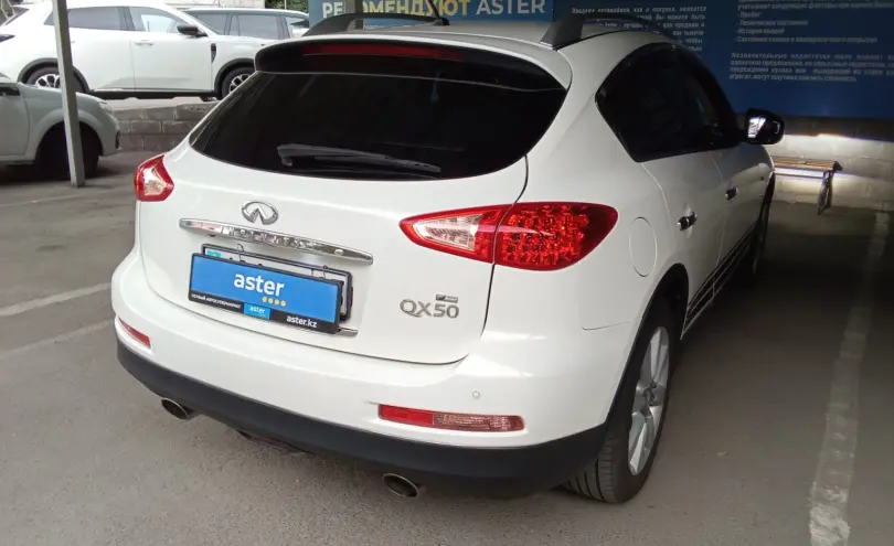 Infiniti QX50 2014 года за 9 500 000 тг. в Алматы фото 5