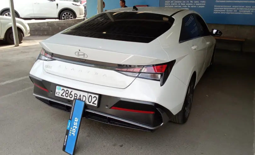 Hyundai Elantra 2024 года за 8 200 000 тг. в Алматы фото 5