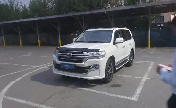 Toyota Land Cruiser 2017 года за 32 000 000 тг. в Алматы фото 1