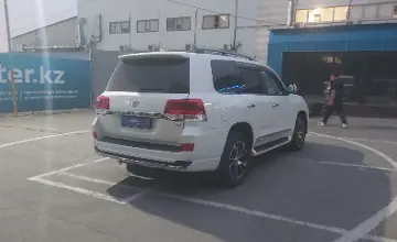 Toyota Land Cruiser 2017 года за 32 000 000 тг. в Алматы фото 3