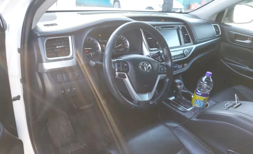 Toyota Highlander 2019 года за 18 000 000 тг. в Шымкент фото 5