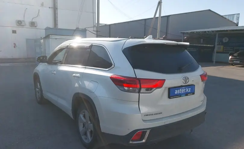 Toyota Highlander 2019 года за 18 000 000 тг. в Шымкент фото 4