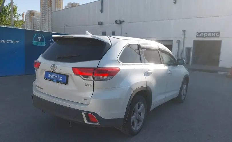 Toyota Highlander 2019 года за 18 000 000 тг. в Шымкент фото 3