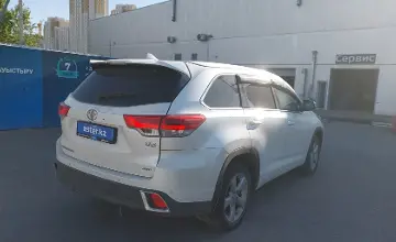 Toyota Highlander 2019 года за 18 000 000 тг. в Шымкент фото 3