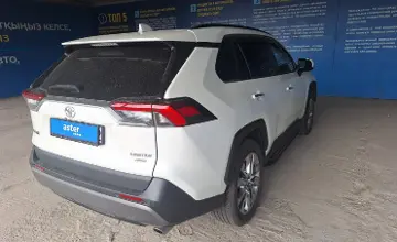 Toyota RAV4 2020 года за 13 000 000 тг. в Алматы