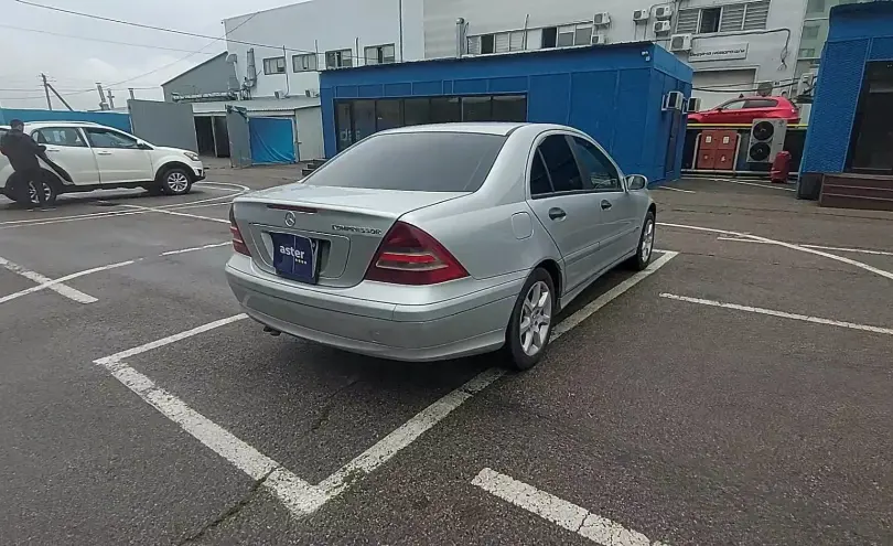 Mercedes-Benz C-Класс 2004 года за 3 300 000 тг. в Алматы фото 3