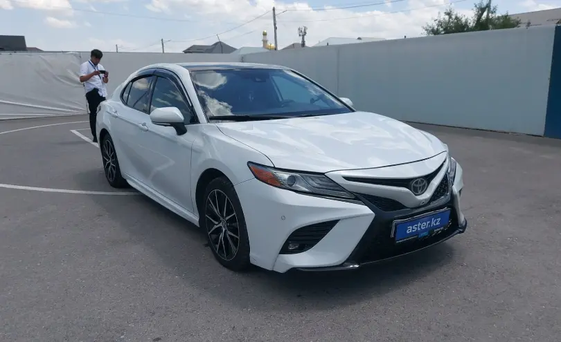 Toyota Camry 2017 года за 12 000 000 тг. в Шымкент фото 2