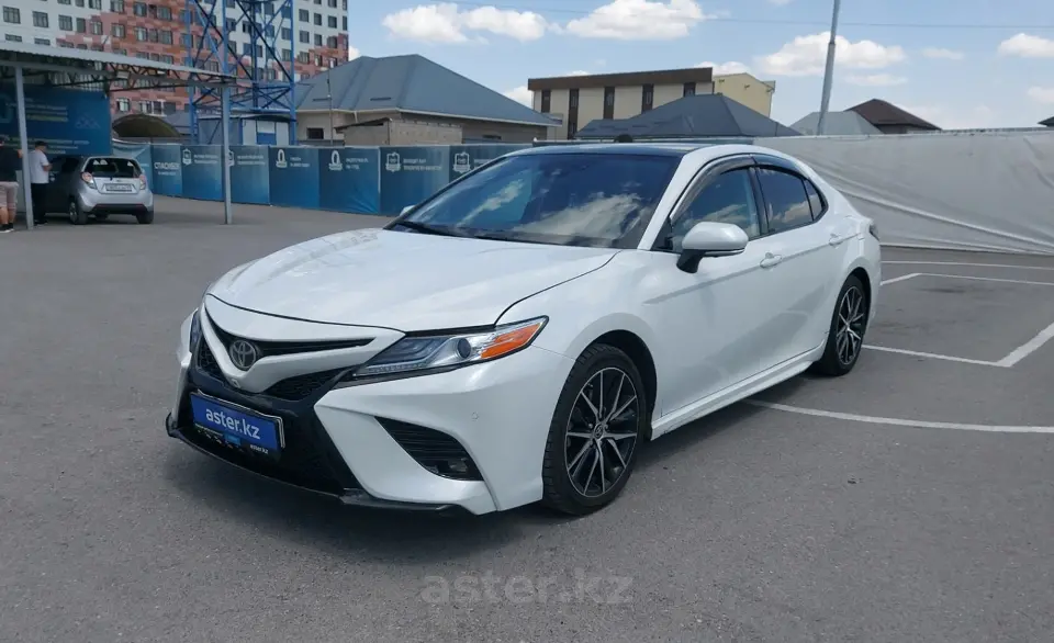 Toyota Camry 2017 года за 12 000 000 тг. в Шымкент