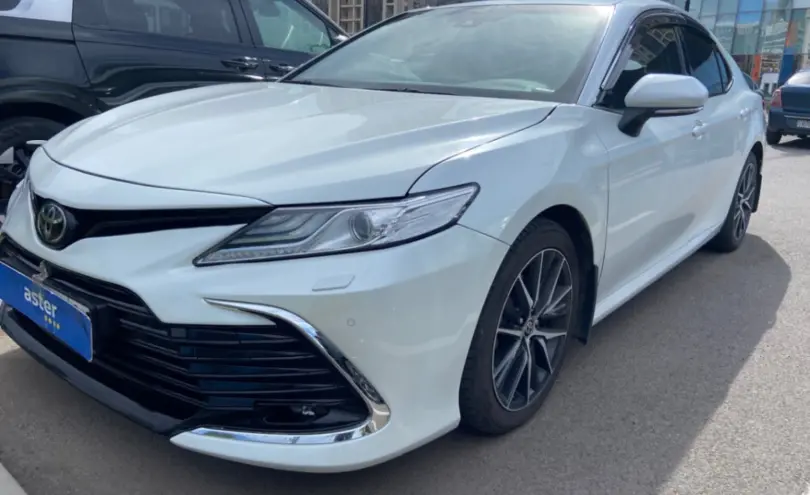 Toyota Camry 2021 года за 13 000 000 тг. в Астана