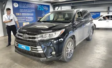 Toyota Highlander 2019 года за 19 000 000 тг. в Астана фото 1
