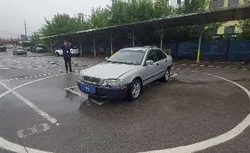 Volvo S40 1998 года за 500 000 тг. в Алматы фото 1
