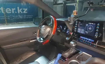 Toyota Sienna 2021 года за 24 000 000 тг. в Алматы фото 5