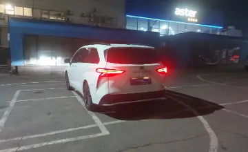 Toyota Sienna 2021 года за 24 000 000 тг. в Алматы фото 4