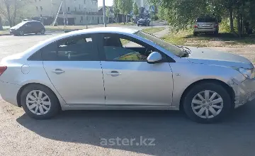 Chevrolet Cruze 2012 года за 3 800 000 тг. в Астана фото 2
