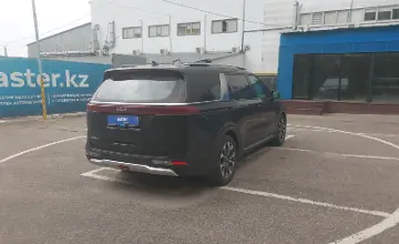 Kia Carnival 2022 года за 11 500 000 тг. в Алматы фото 3